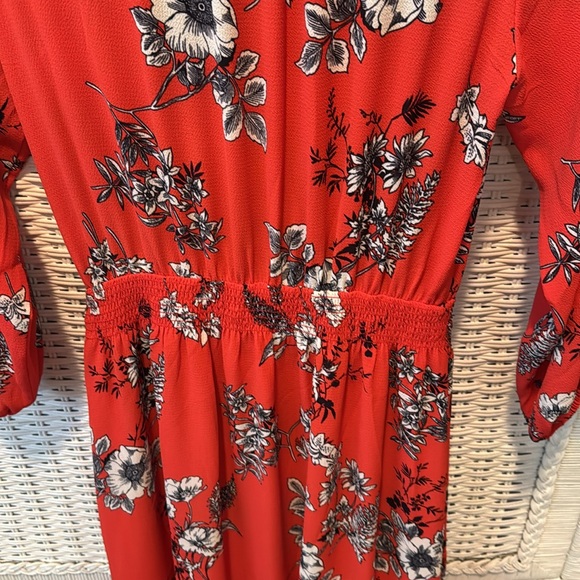 Fun Talbots red black and cream print dress. flirty ruffle on hem. - Picture 4 of 6